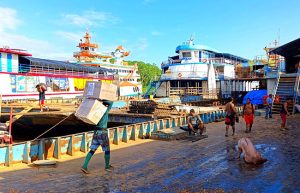 lancha puerto la boca